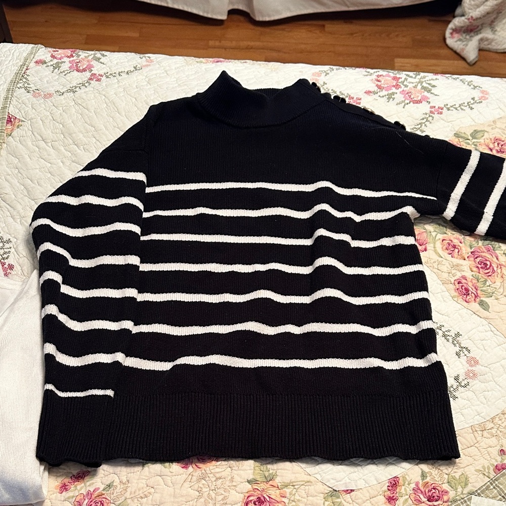 Nicole Miller Elegant Black Sweater